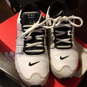 Black and white Nike shox